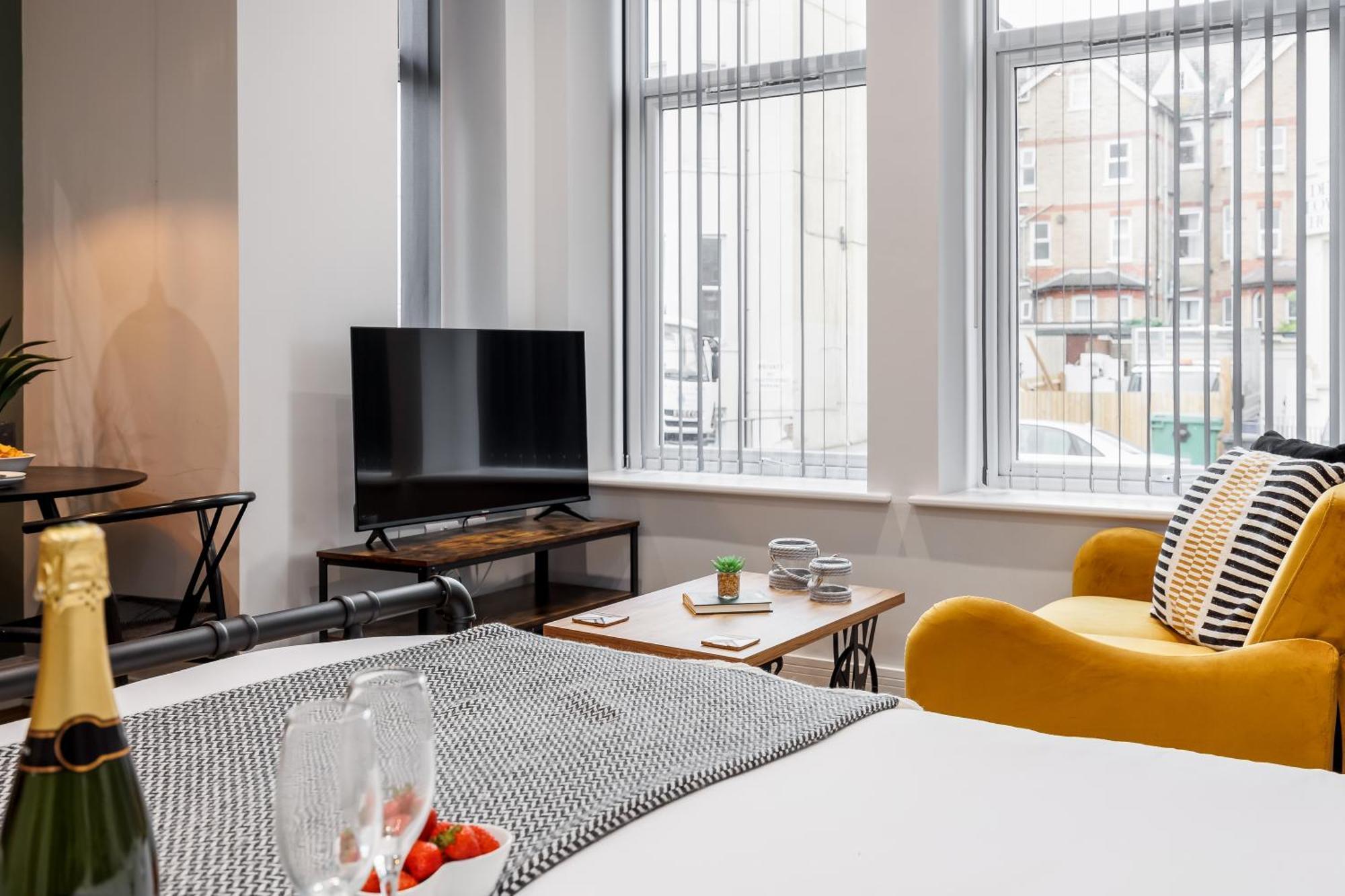 Apartament Sea Breeze - Coast Bournemouth Zewnętrze zdjęcie